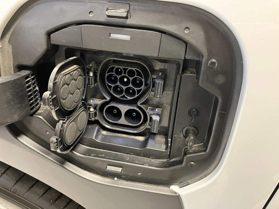 Subaru Solterra 71 Limited 5d