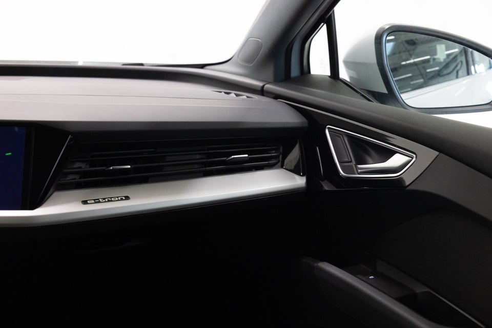 Audi Q4 e-tron 45  5d