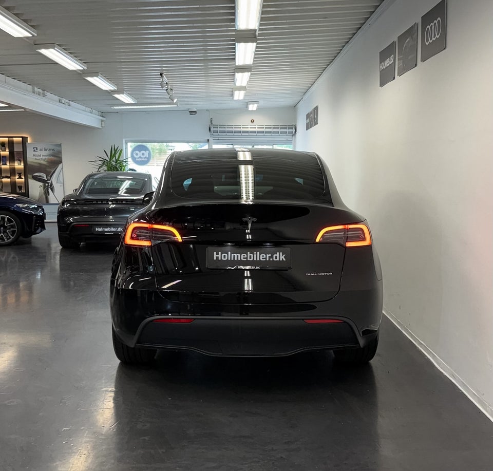 Tesla Model Y Long Range AWD 5d