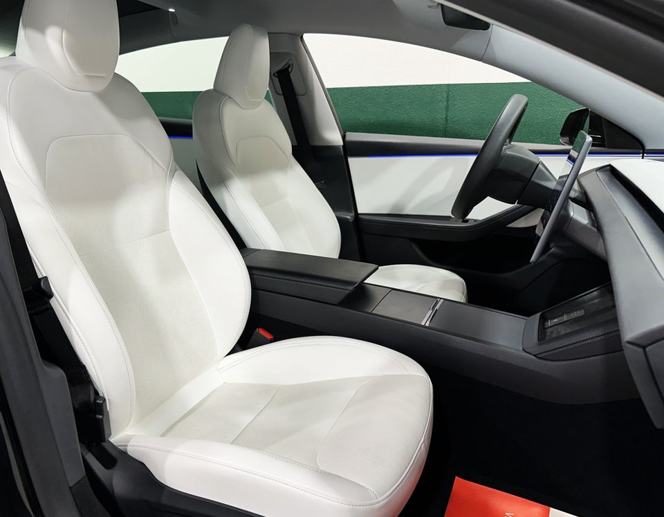 Tesla Model 3 Long Range AWD 4d