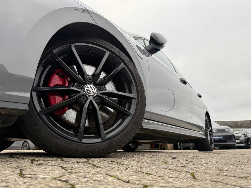 VW Golf VIII 1,5 GTE DSG 5d