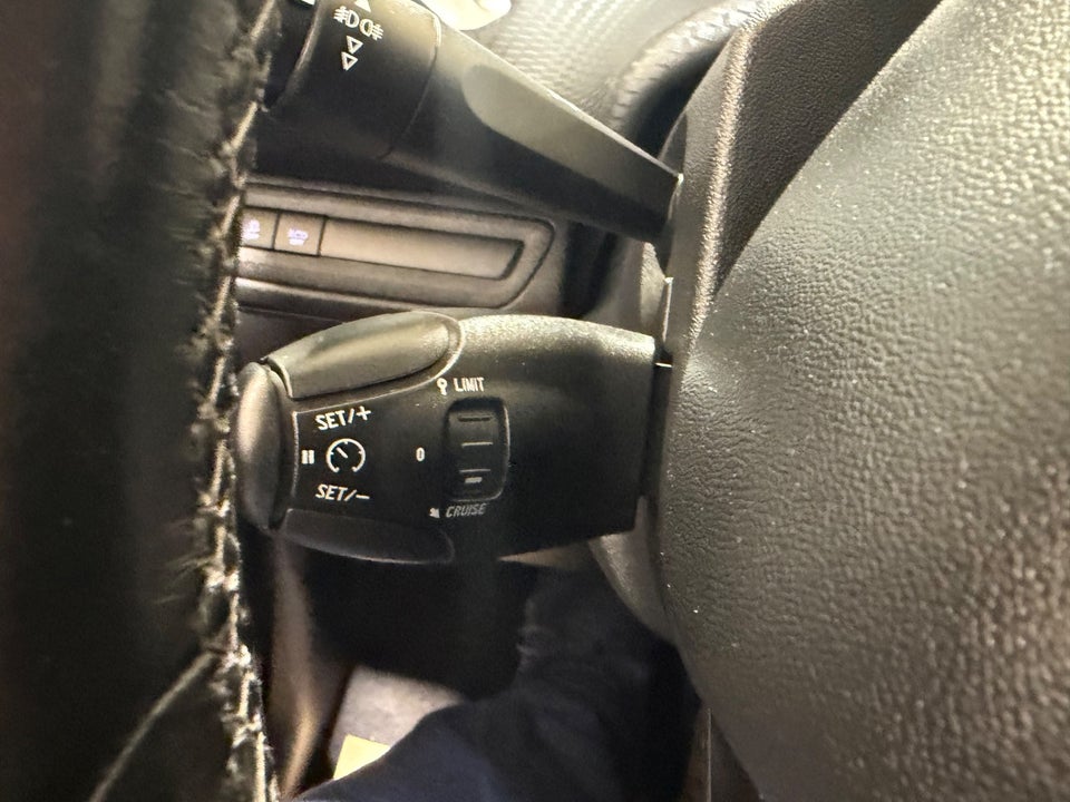 Peugeot 208 1,6 BlueHDi 100 Desire 5d