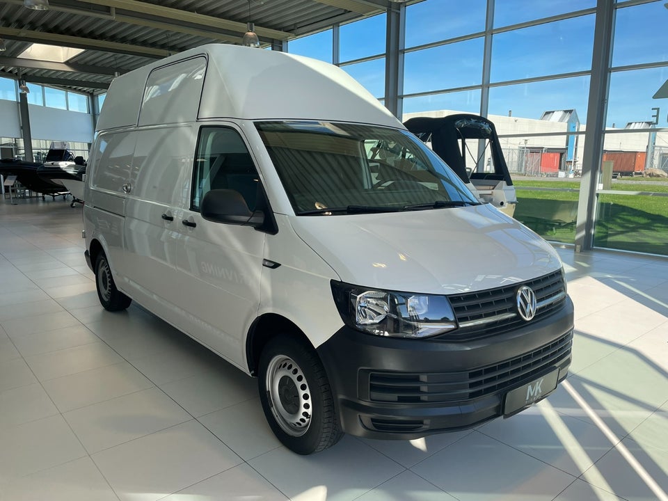 VW Transporter 2,0 TDi 102 Kassevogn lang
