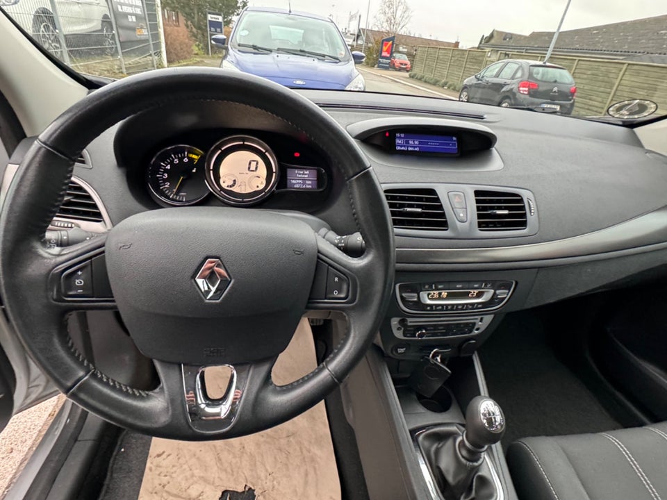 Renault Megane III 1,6 110 Authentique Sport Tourer 5d