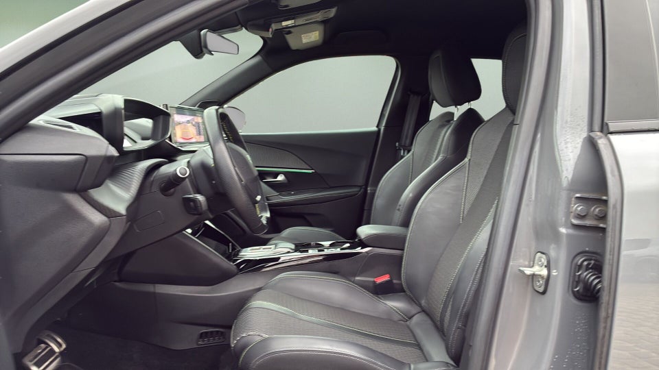 Peugeot e-2008 54 GT 5d