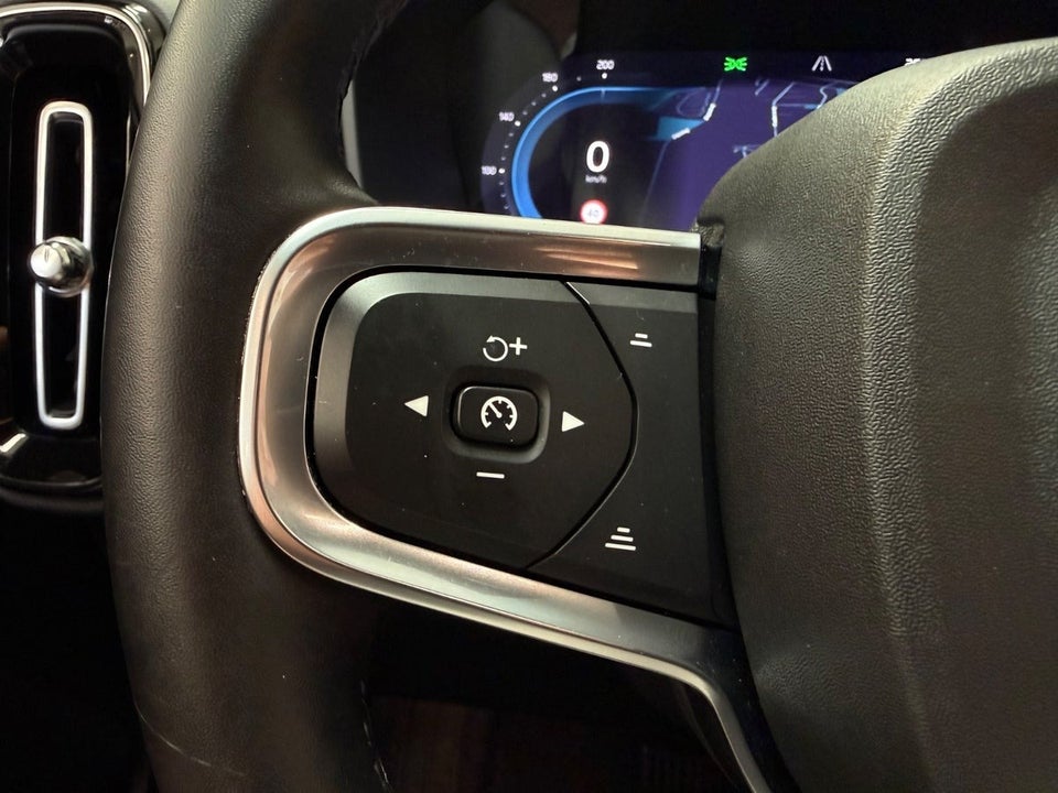 Volvo XC40 ReCharge Twin Plus 5d