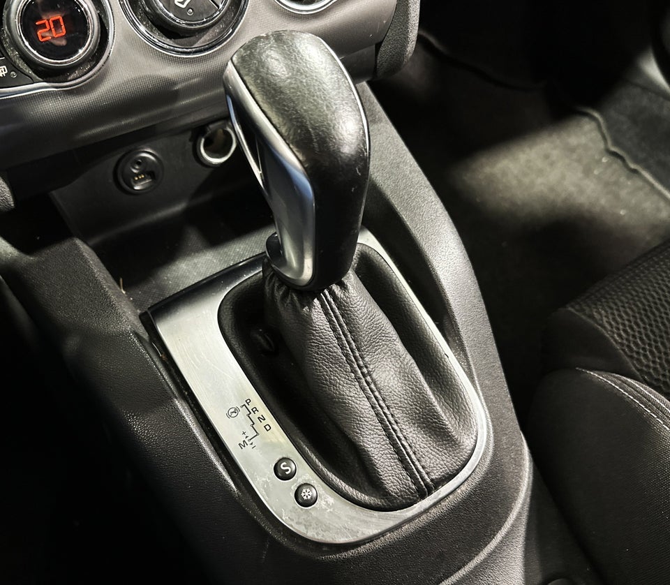 Citroën C4 1,6 BlueHDi 120 Feel Complet EAT6 5d