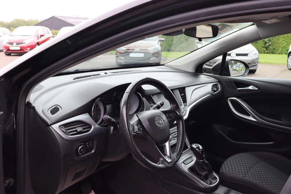 Opel Astra 1,2 T 110 Elegance Sports Tourer 5d