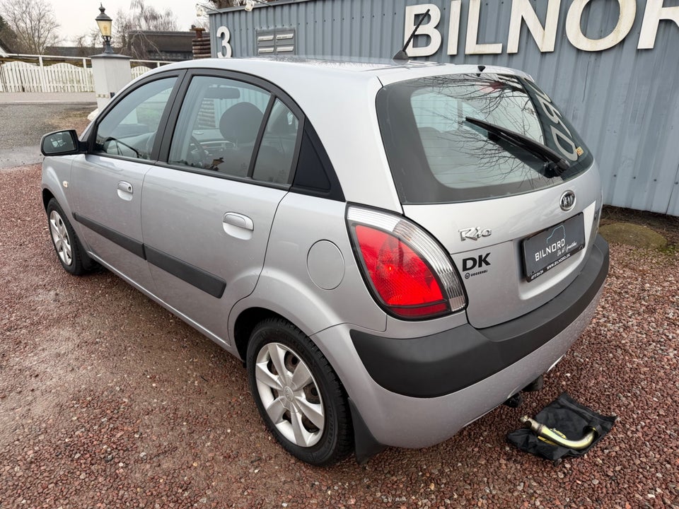Kia Rio 1,4 EX 5d