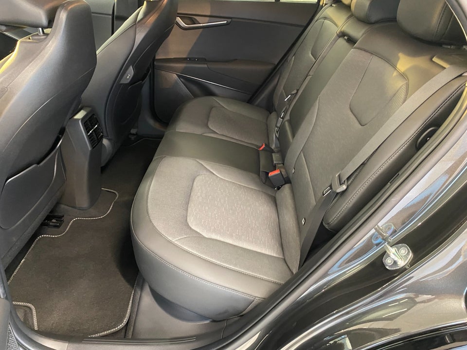 Kia Niro 64 EV Upgrade 5d