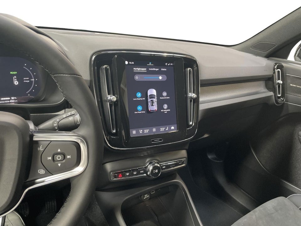 Volvo EX40 Extended Range Black Edition 5d