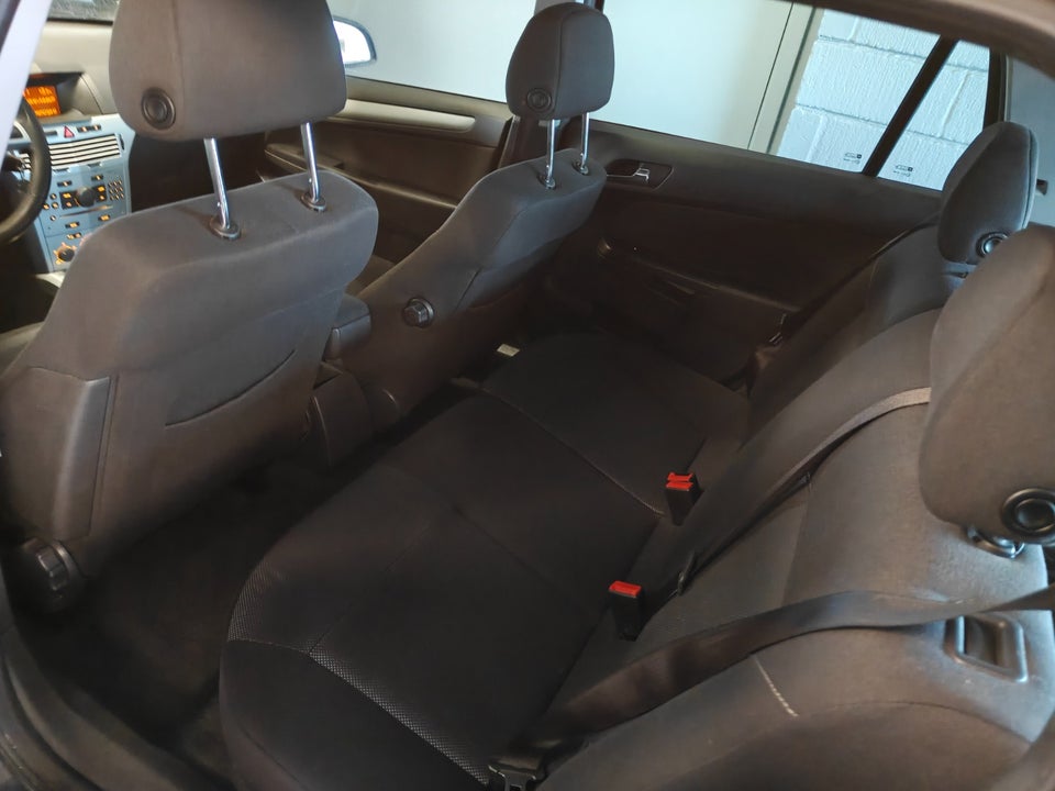 Opel Astra 1,7 CDTi 110 Enjoy Sports Tourer 5d