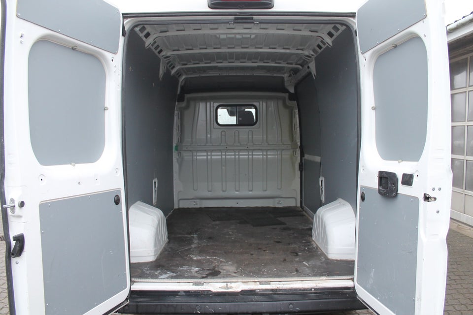 Peugeot Boxer 335 2,2 BlueHDi 165 L2H2 Ultimate