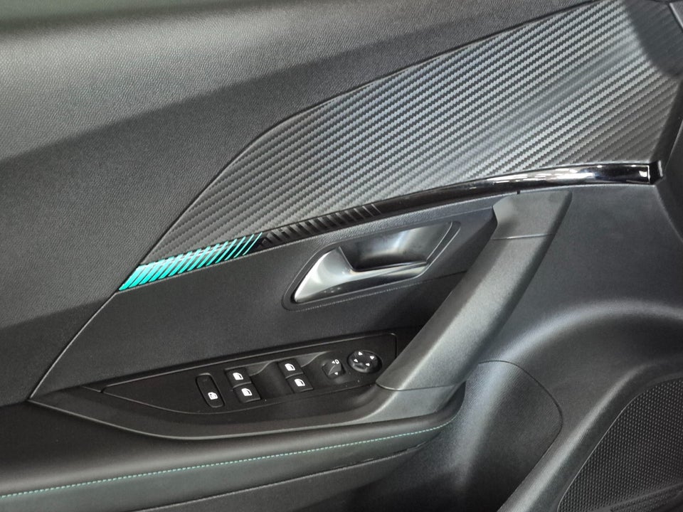 Peugeot 2008 1,2 PureTech 130 Allure EAT8 5d