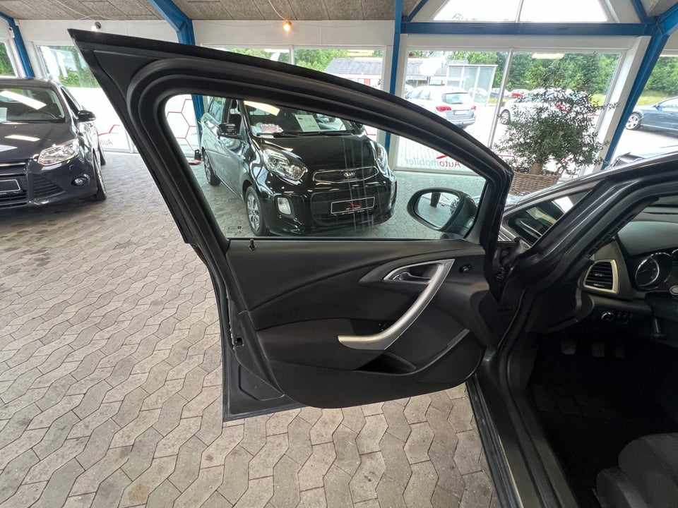 Opel Astra 1,7 CDTi 110 Enjoy Sports Tourer 5d