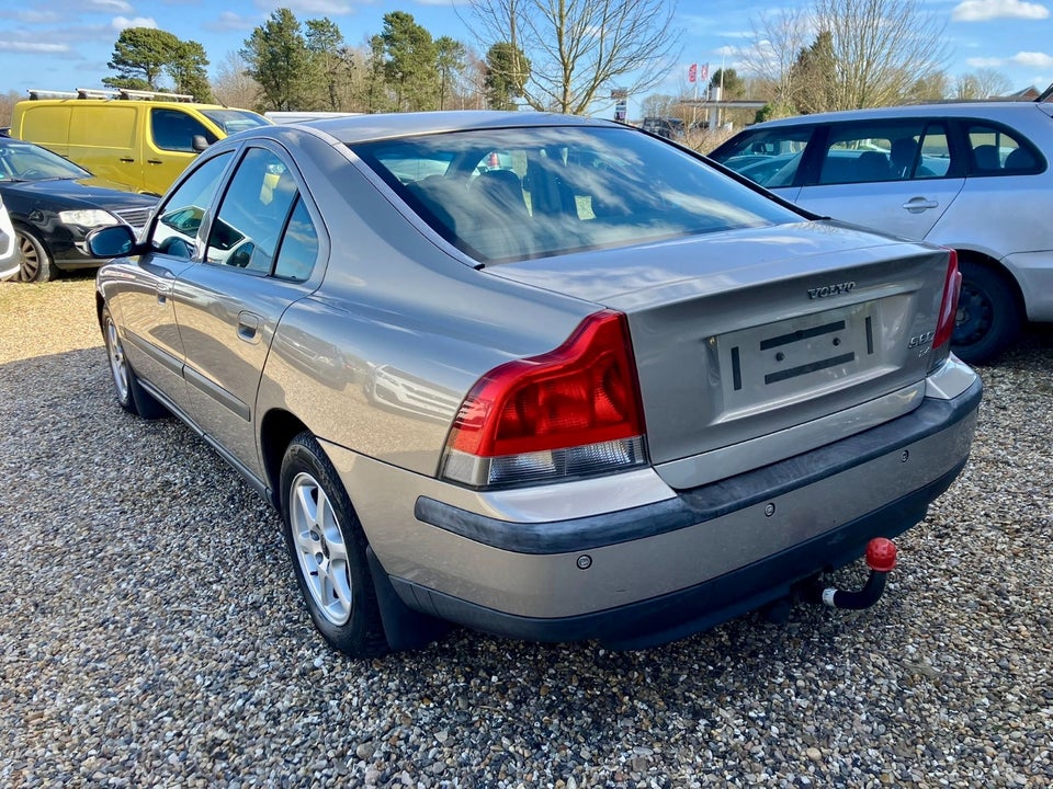 Volvo S60 2,4 140 4d