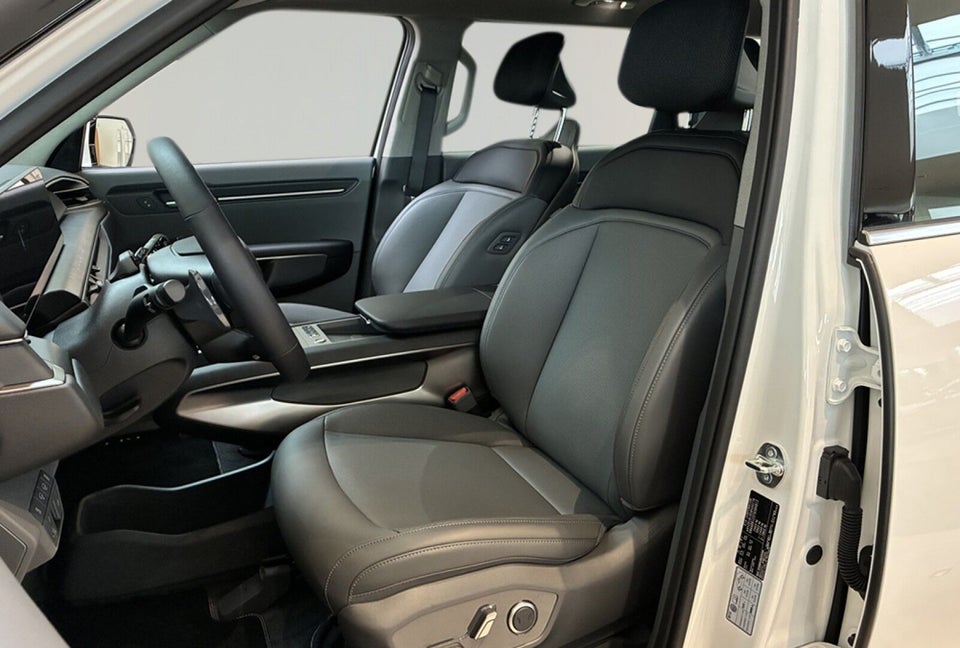 Kia EV9 76 Standard Range Upgrade RWD 7prs 5d