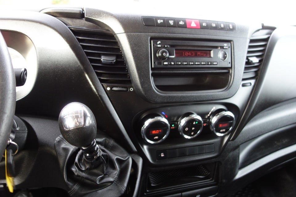 Iveco Daily 3,0 35C17 Db.Kab m/lad 4d