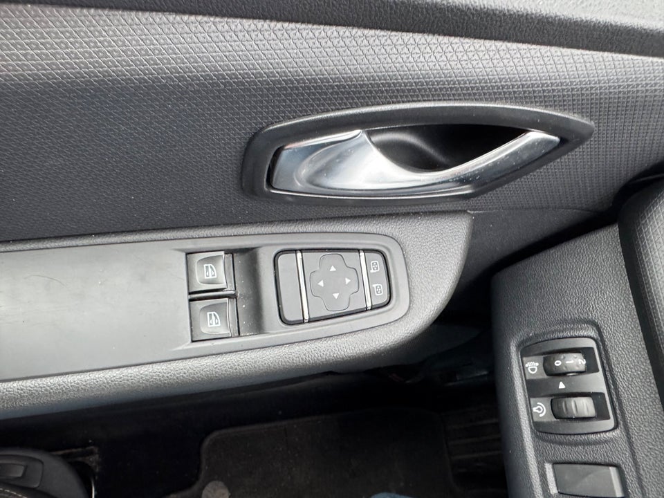 Renault Clio IV 1,5 dCi 90 Limited Sport Tourer Van 5d