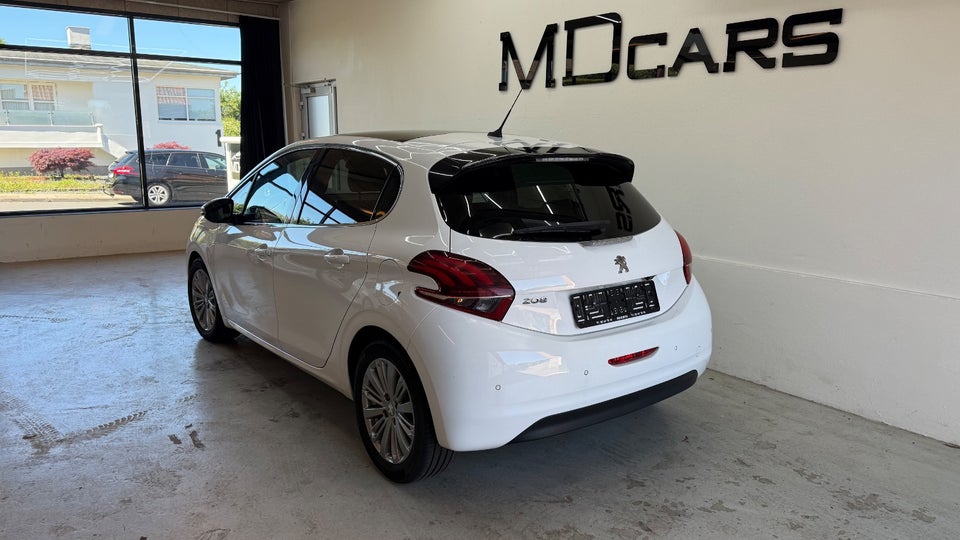 Peugeot 208 1,2 PureTech 82 Allure Sky 5d
