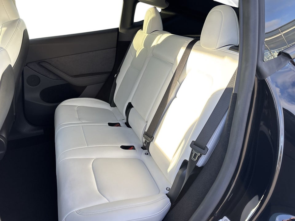 Tesla Model Y Long Range AWD 5d