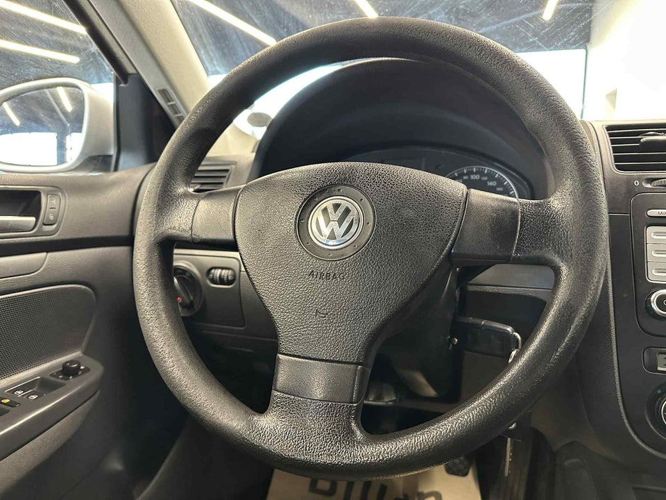 VW Golf V 1,6 Trendline Variant 5d