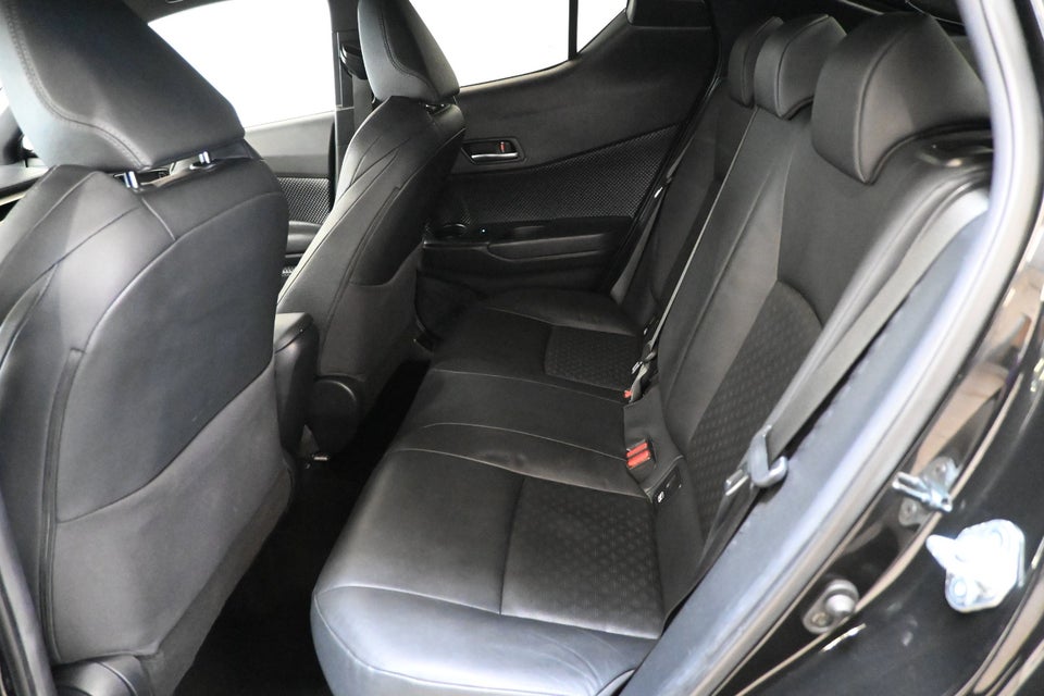 Toyota C-HR 1,8 Hybrid C-LUB Business CVT 5d