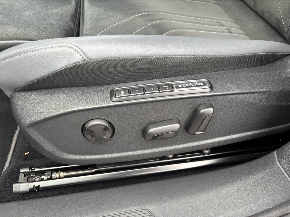 VW ID.4 77 Pro 75 Years Edition 5d