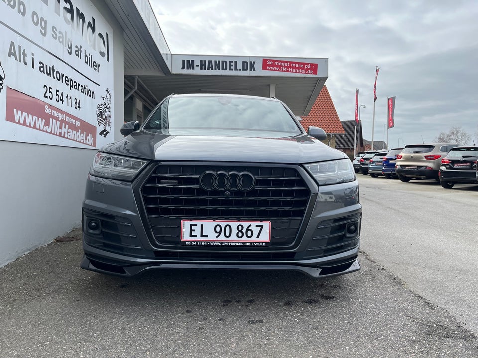 Audi Q7 3,0 TDi 272 S-line quattro Tiptr. 5d