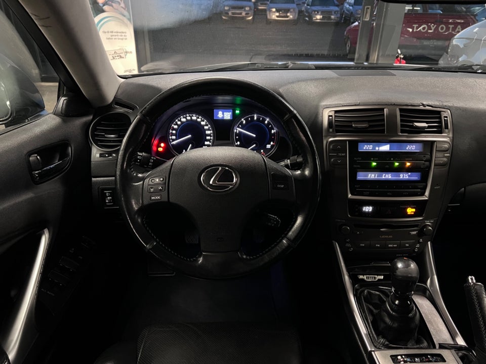 Lexus IS220d 2,2 Komfort 4d