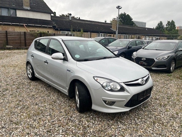 Hyundai i30 1,6 CRDi 90 Classic Eco 5d