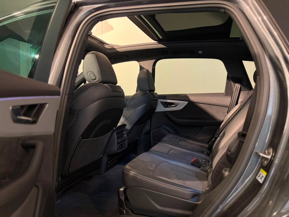 Audi Q7 55 TFSi e S-line quattro Tiptr. 5d