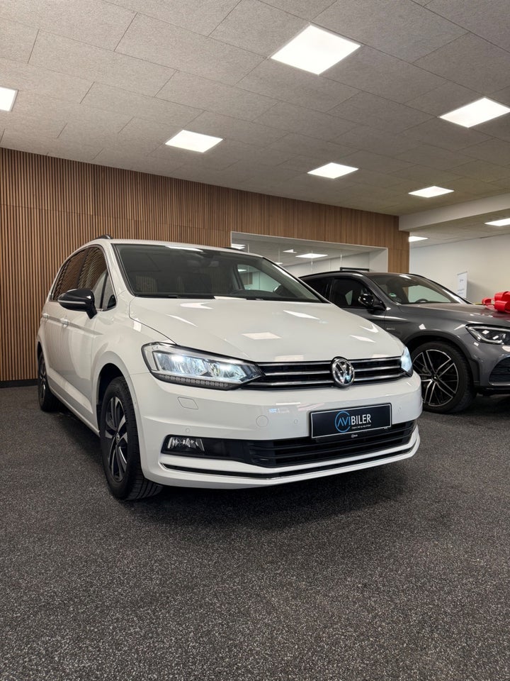 VW Touran 1,6 TDi 115 IQ.Drive DSG 7prs 5d