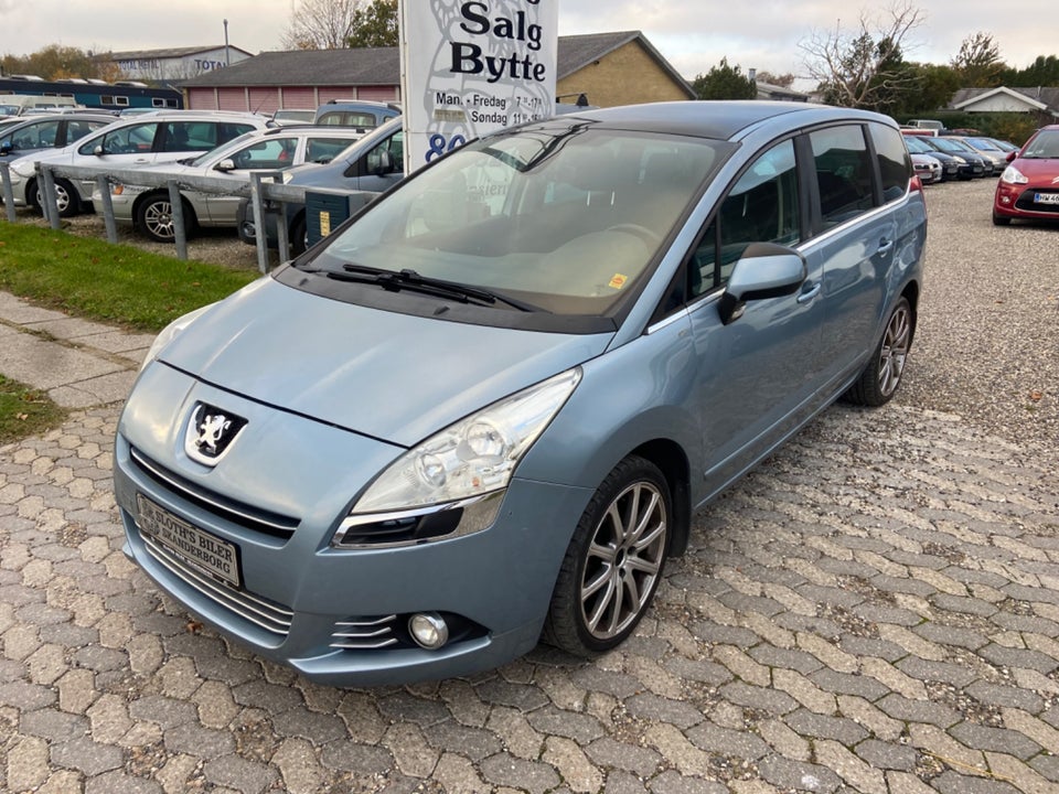 Peugeot 5008 1,6 HDi 110 Premium 7prs 5d