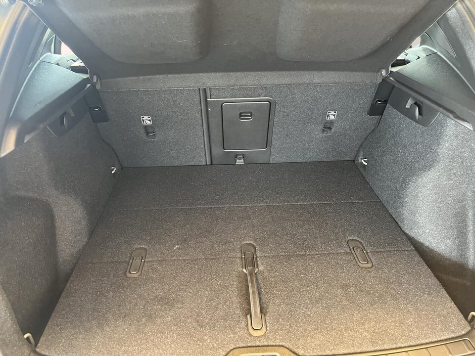 Volvo EX40 Extended Range Plus 5d