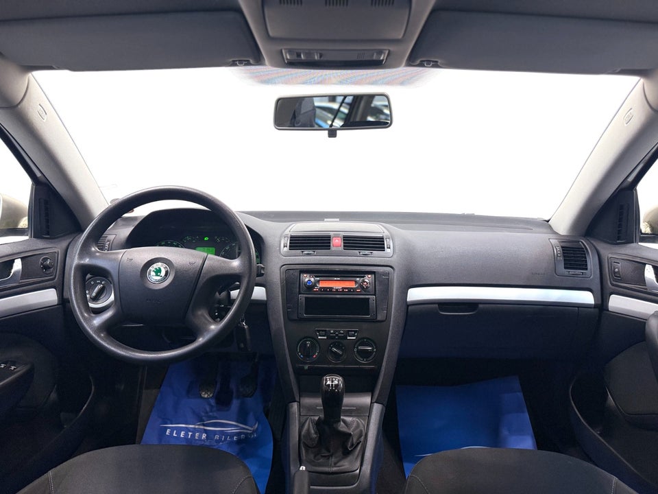 Skoda Octavia 1,6 Ambiente Combi 5d