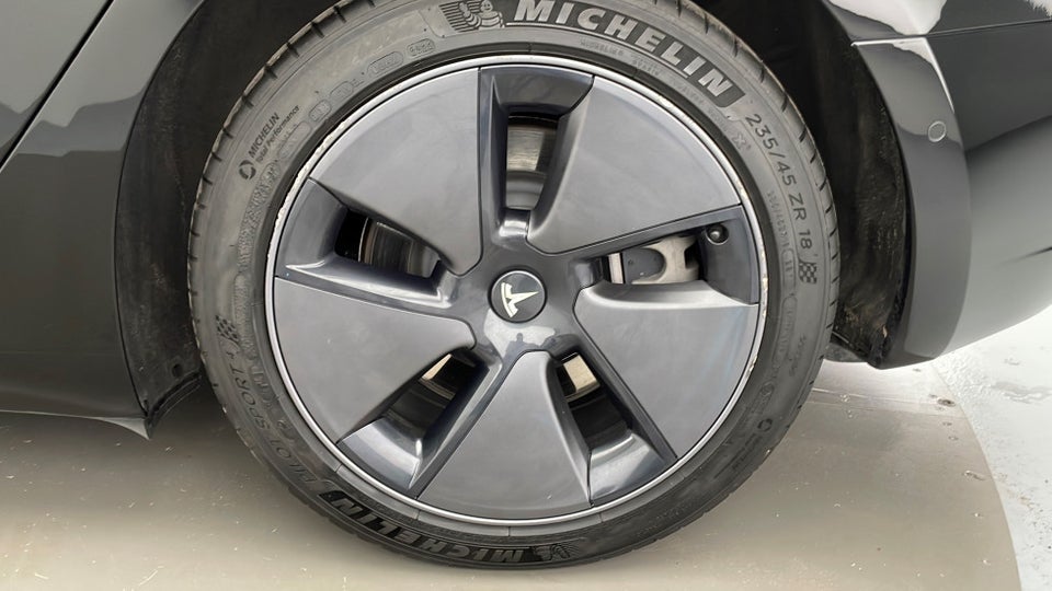 Tesla Model 3 RWD 4d