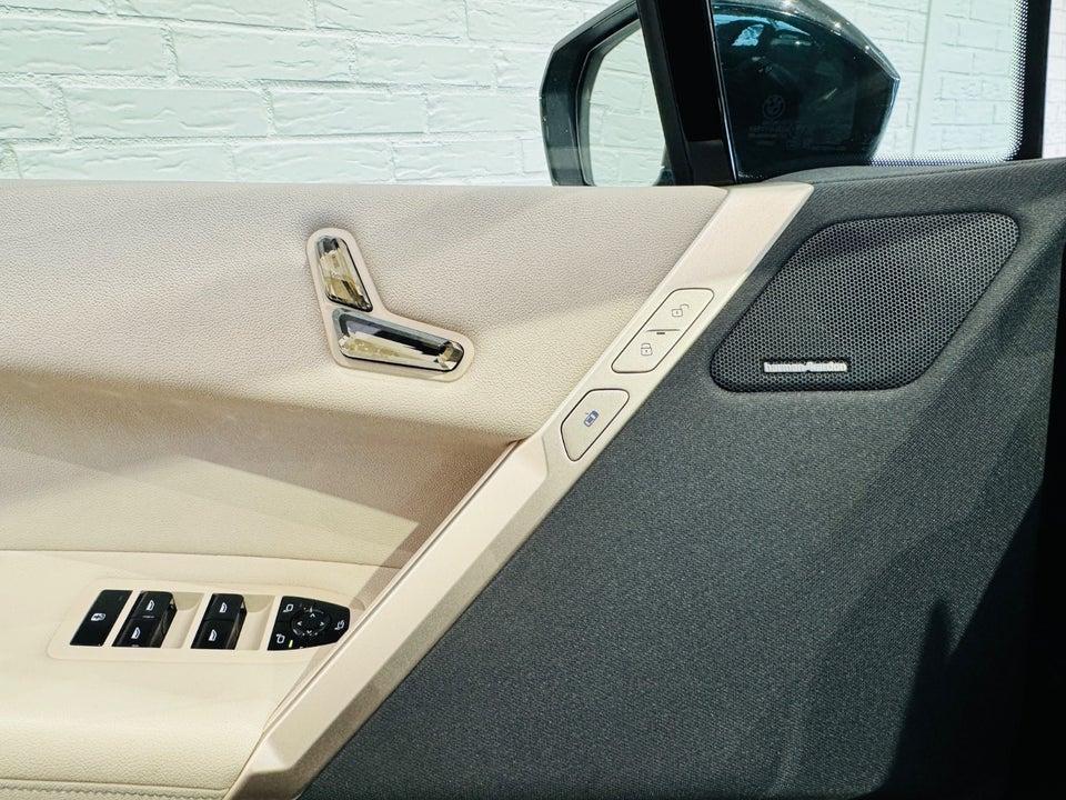 BMW iX xDrive40 Supercharged 5d