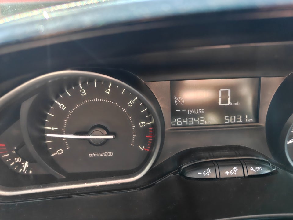 Peugeot 208 1,2 VTi 82 Active 5d