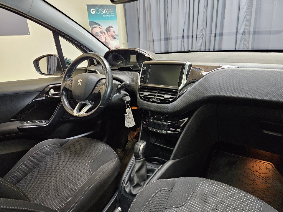 Peugeot 208 1,6 BlueHDi 100 Desire Sky 5d