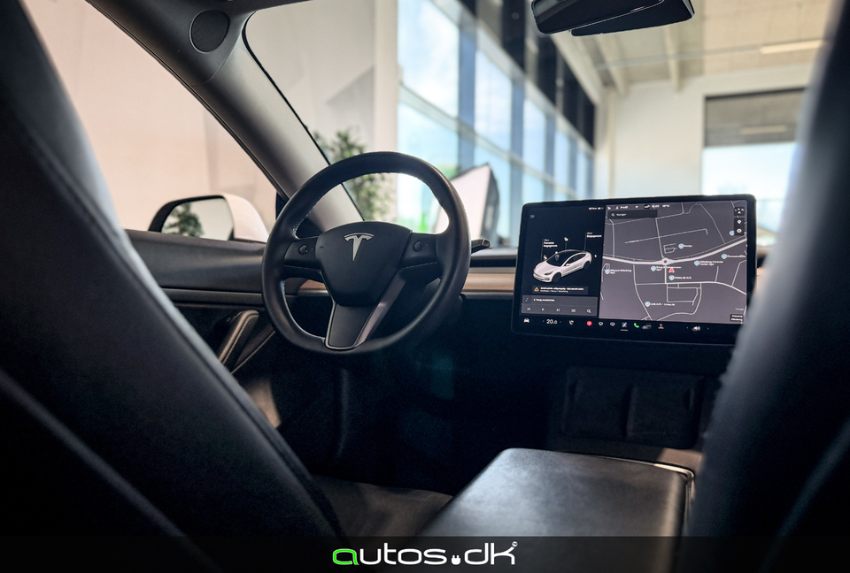 Tesla Model 3 Standard Range+ RWD 4d