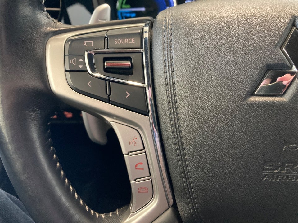 Mitsubishi Outlander 2,4 PHEV Instyle CVT 4WD 5d