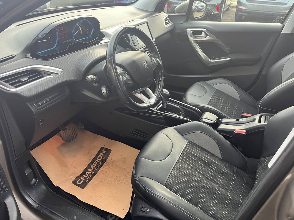 Peugeot 2008 1,2 e-THP 110 Allure Sky EAT6 5d