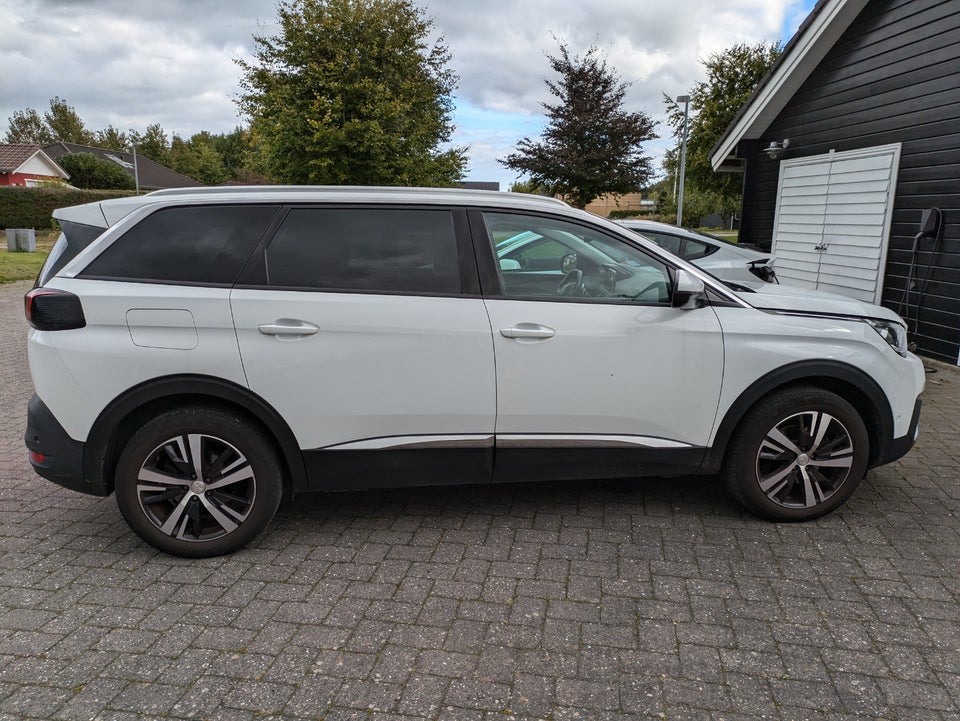 Peugeot 5008 1,2 PureTech 130 Allure EAT8 7prs 5d