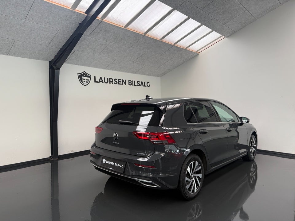 VW Golf VIII 1,4 eHybrid DSG 5d