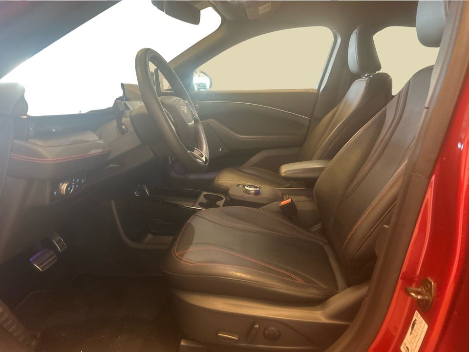 Ford Mustang Mach-E 98 Premium Extended Range AWD 5d