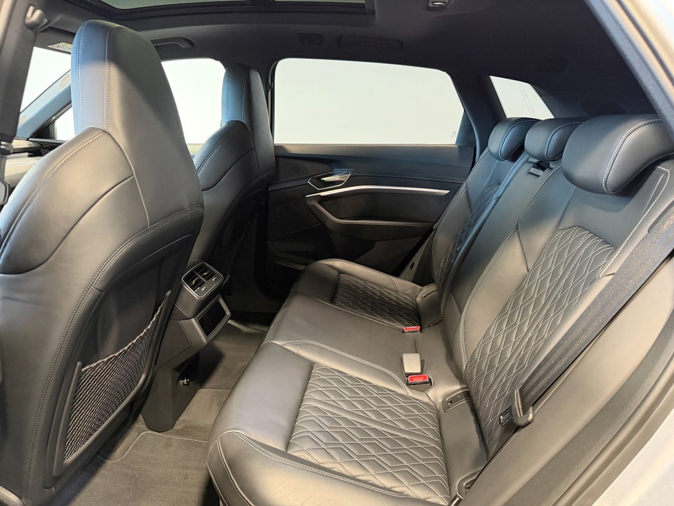 Audi e-tron 55 S-line quattro 5d