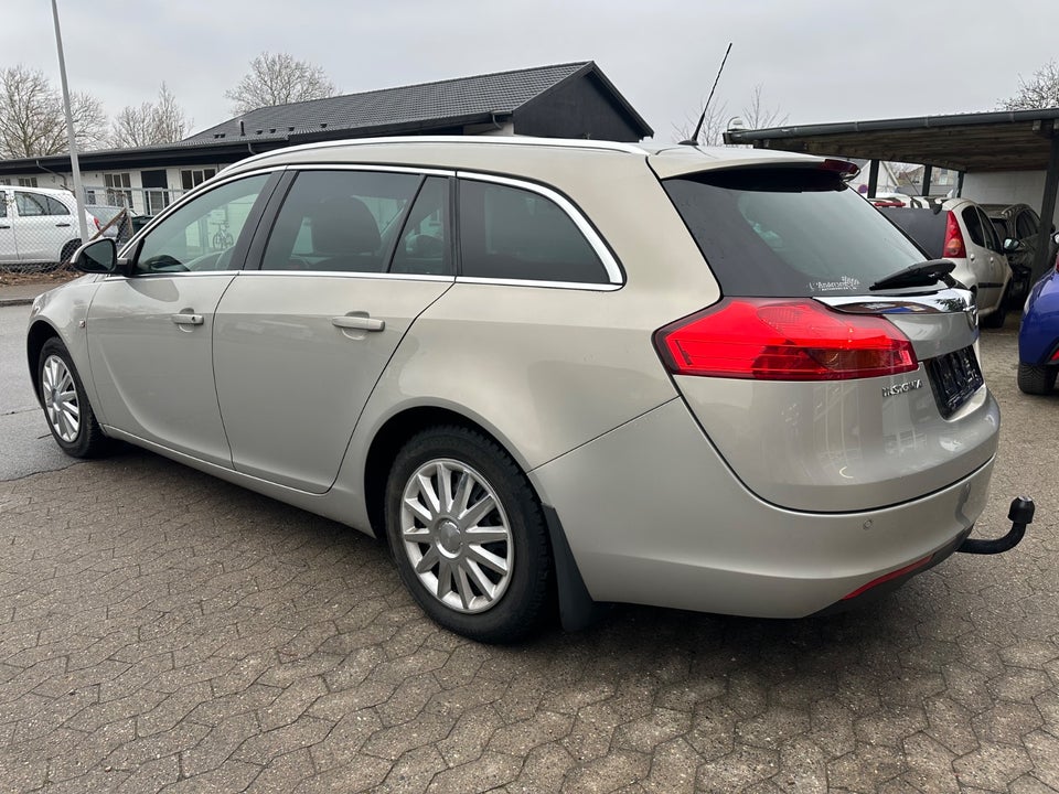 Opel Insignia 1,8 Edition Sports Tourer 5d