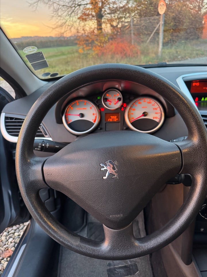 Peugeot 207 1,4 Comfort+ 5d