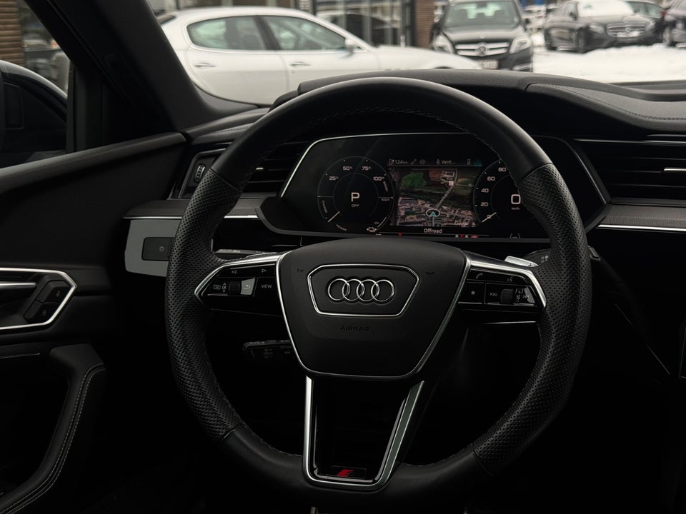 Audi Q8 e-tron 55 S-line quattro 5d